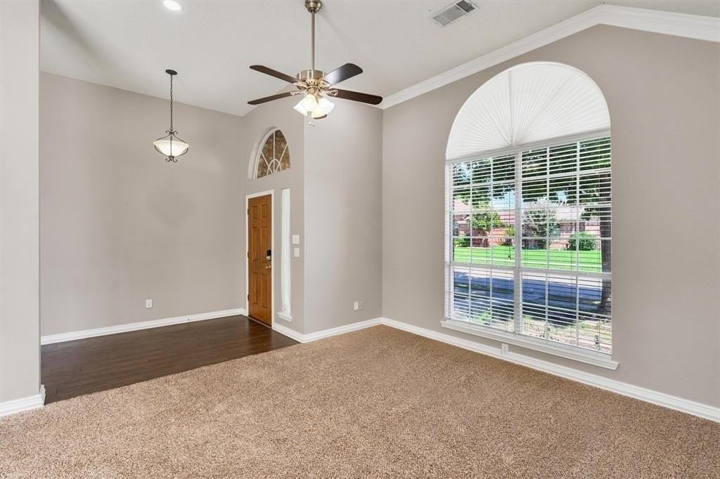 7401 Centenary Dr - Photo 6 of 39