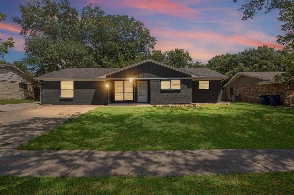 2410 Linda Dr - Photo 2 of 31