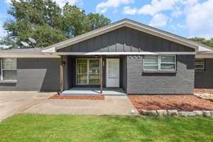 featured image of 2410 Linda Dr