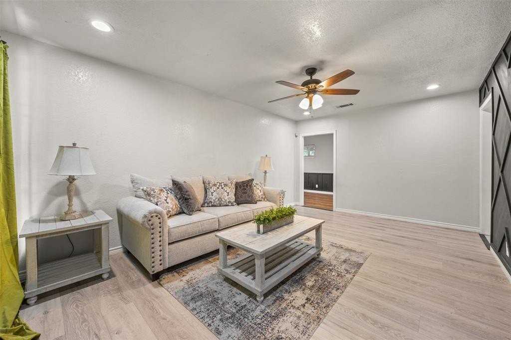 2410 Linda Dr - Photo 6 of 31