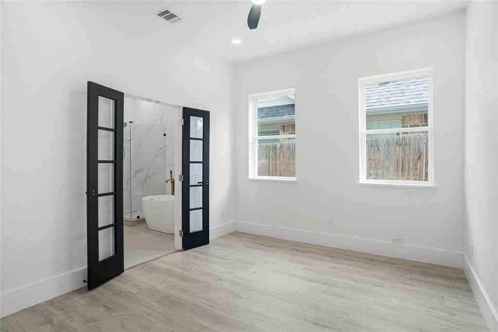 125 Palm Ln - Photo 2 of 15