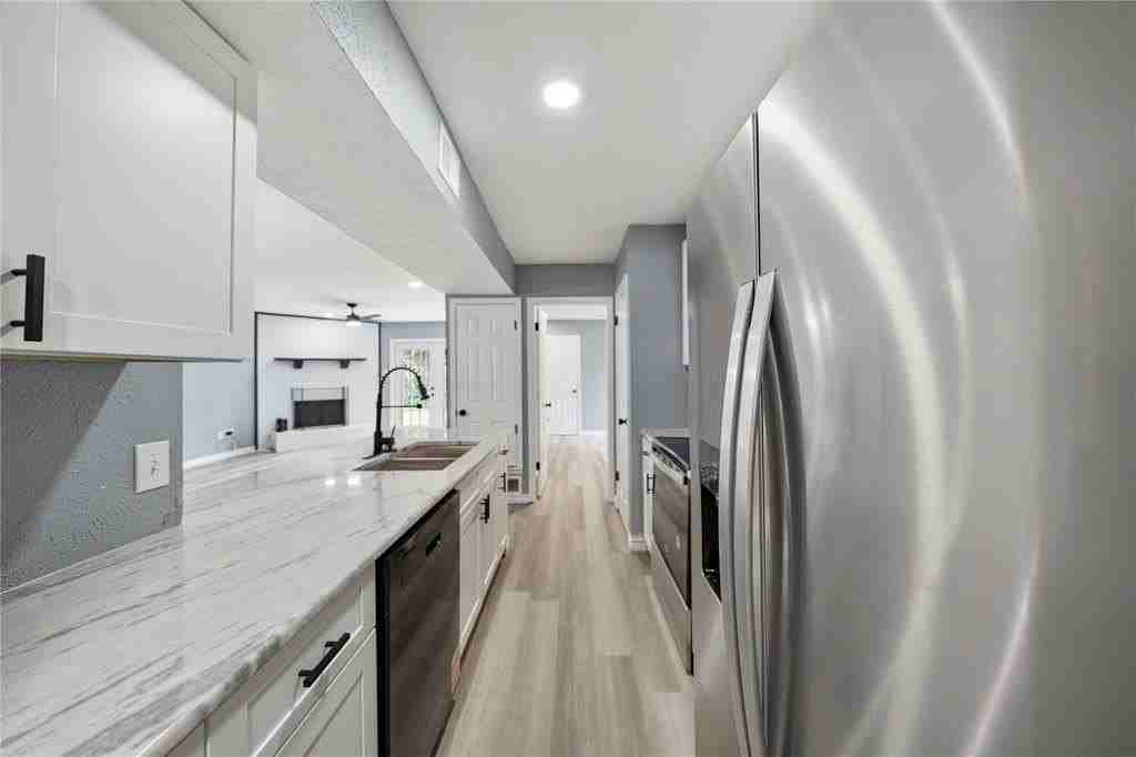 2517 Clearwood Dr - Photo 4 of 9