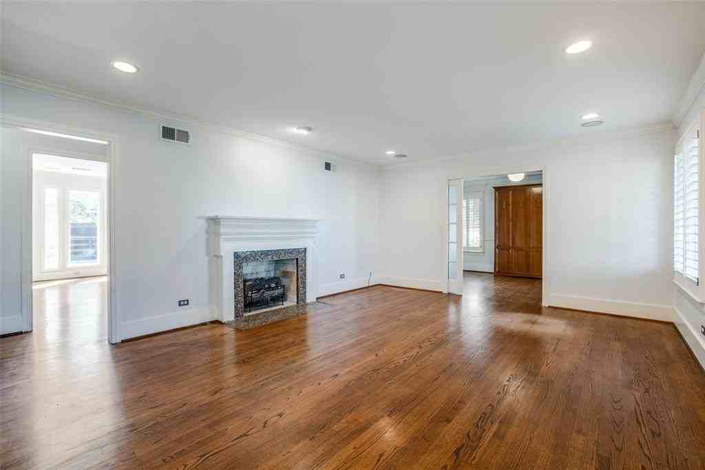 6930 Kenwood Ave - Photo 3 of 25