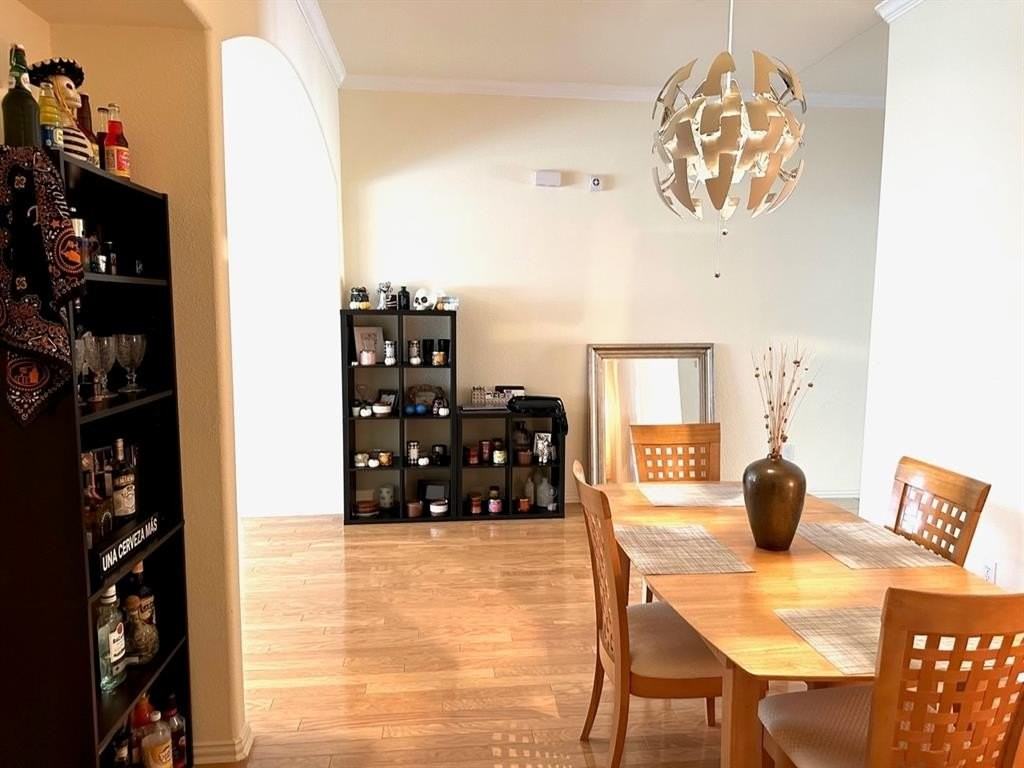 2800 Cascade Cove Dr - Photo 5 of 17