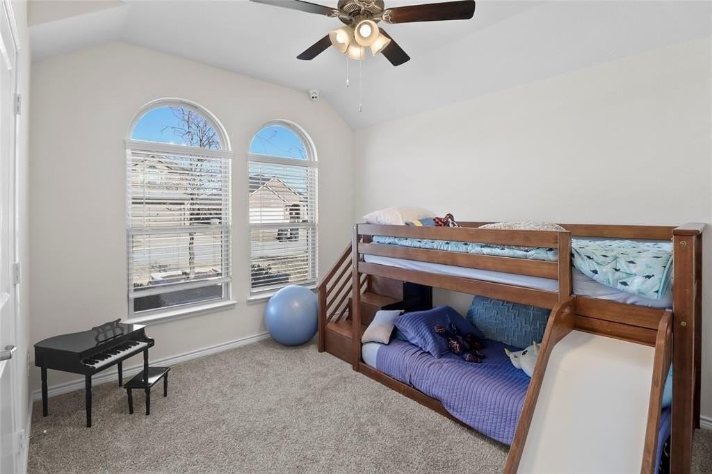 316 Cowboy Way - Photo 5 of 33