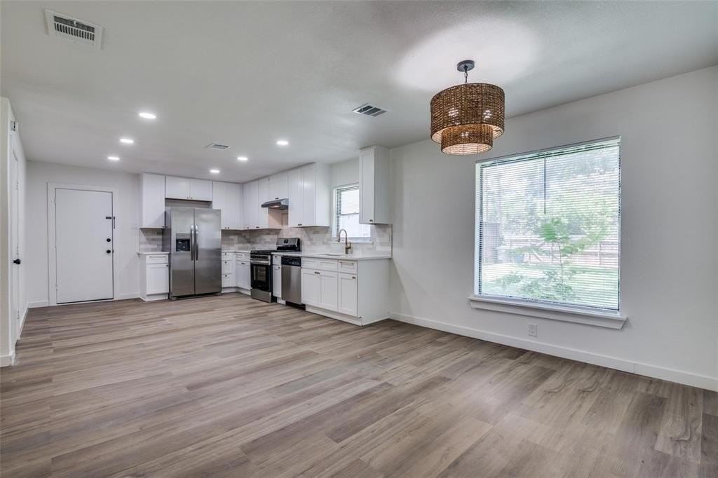 2715 Tolosa Dr - Photo 2 of 12