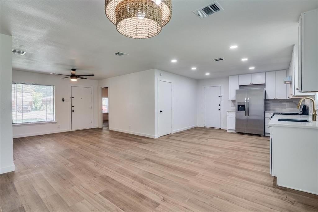 2715 Tolosa Dr - Photo 3 of 12