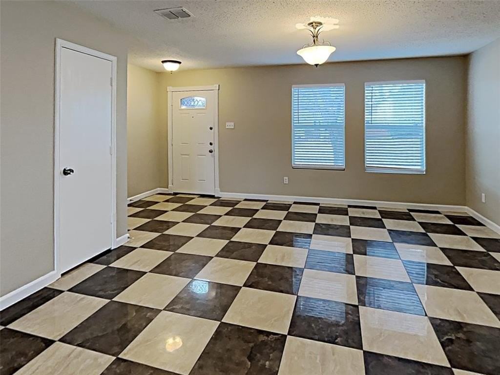 6054 Susanna Dr - Photo 4 of 19