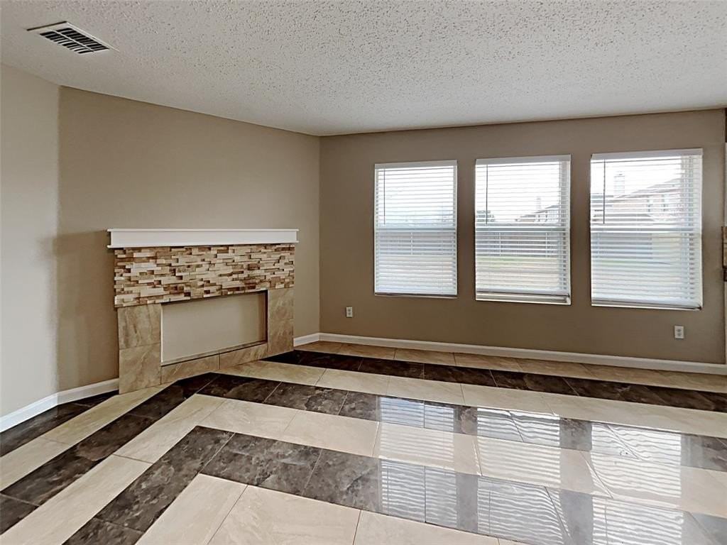 6054 Susanna Dr - Photo 5 of 19