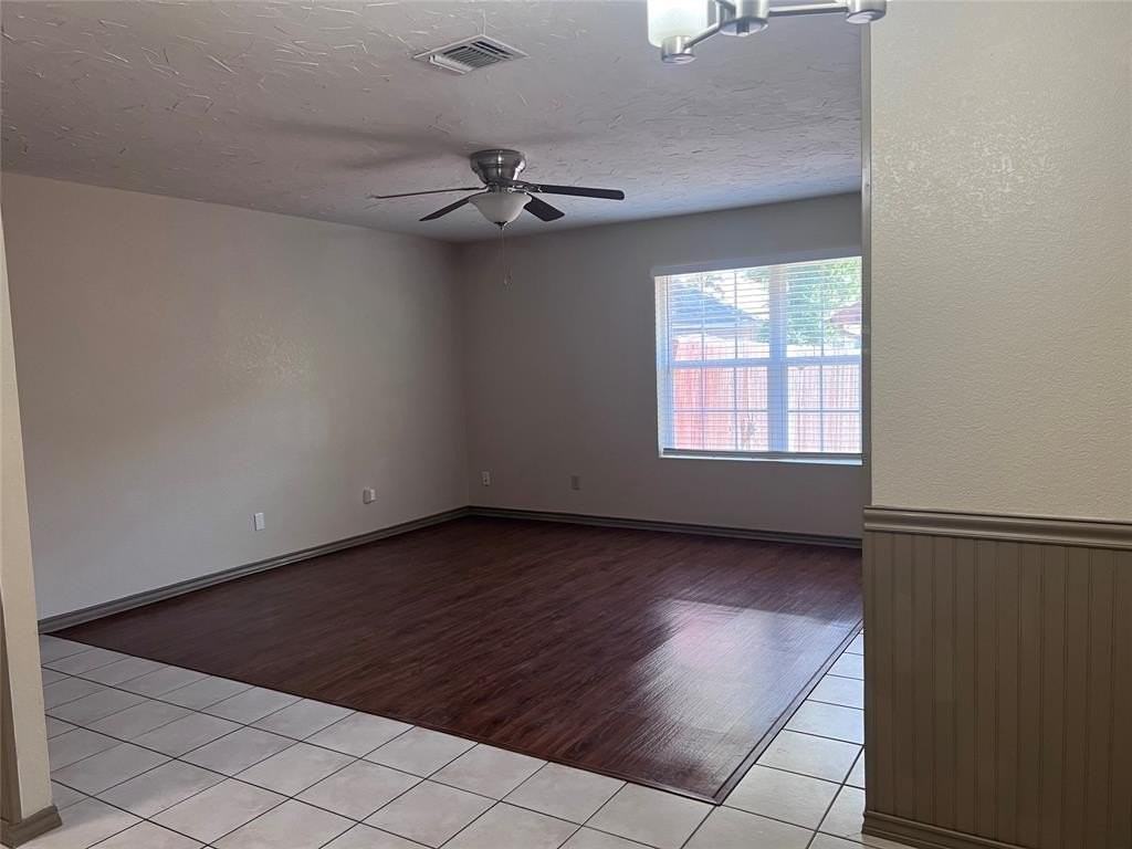 11912 Metmora Ct - Photo 4 of 15