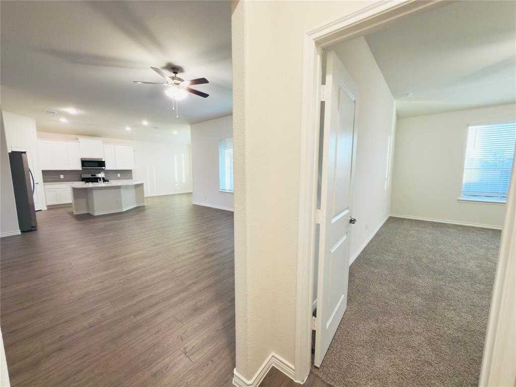 2117 Eugene St - Photo 6 of 31