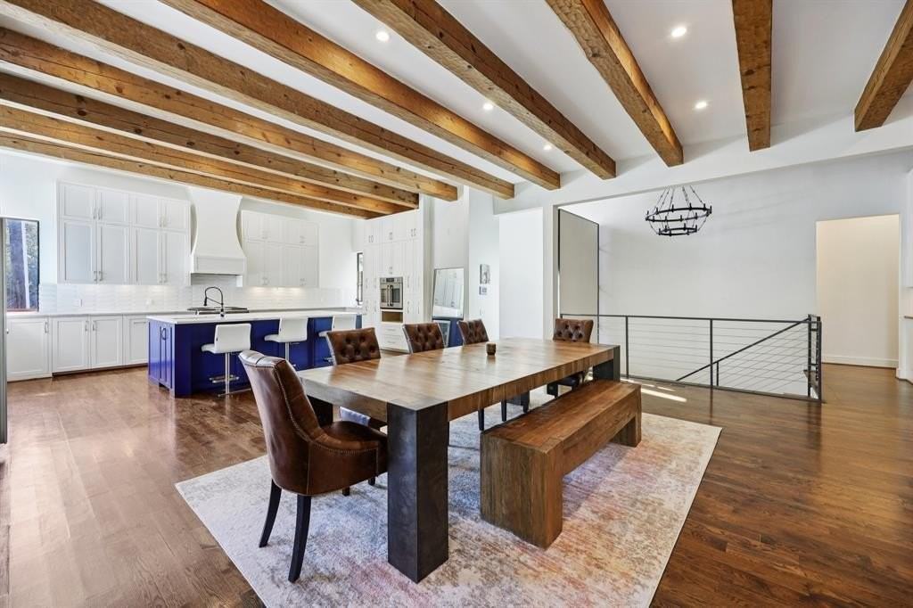 8635 San Leandro Dr - Photo 6 of 40