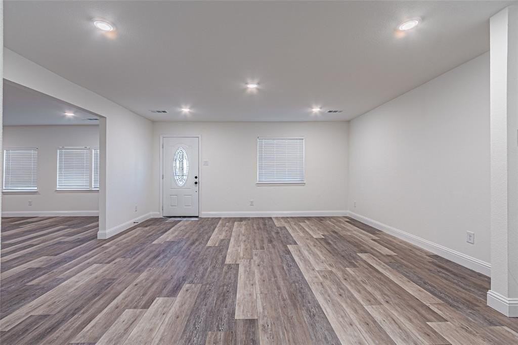 2976 Mark Twain Dr - Photo 5 of 30