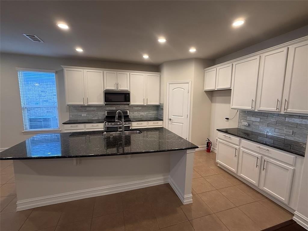 2341 Leeward Pl - Photo 3 of 27