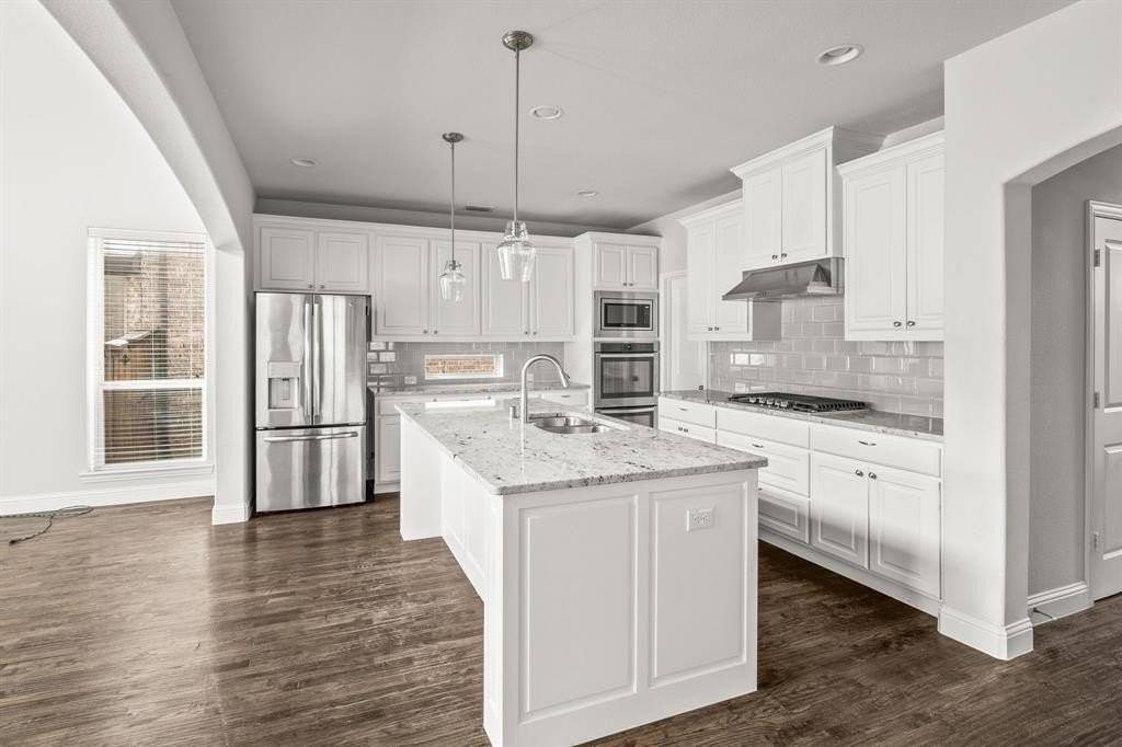 4138 Maclin Dr - Photo 6 of 40