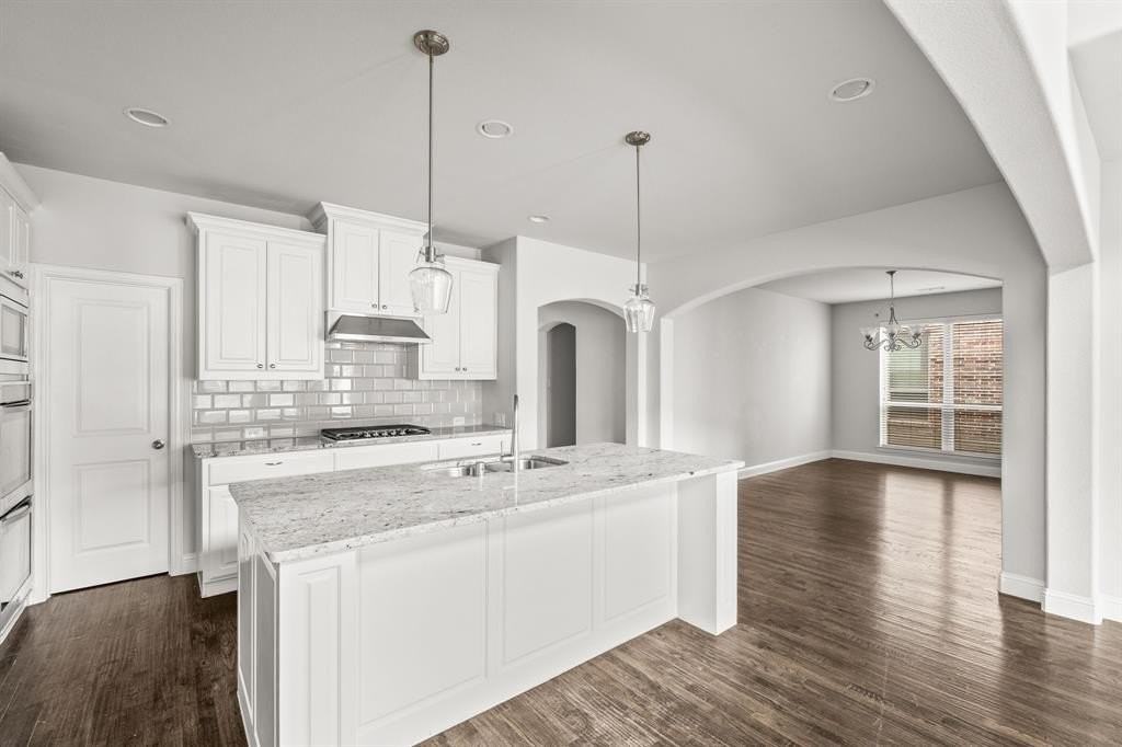 4138 Maclin Dr - Photo 7 of 40