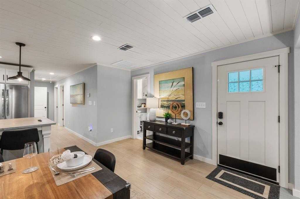 408 E Liberty St - Photo 4 of 19