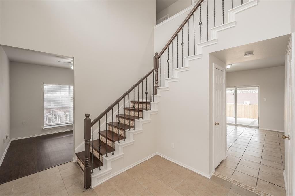 1411 Prentice St - Photo 4 of 40