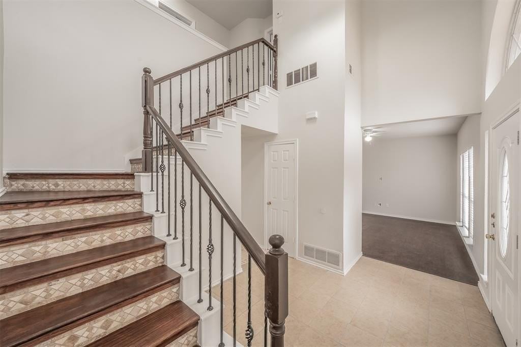 1411 Prentice St - Photo 5 of 40