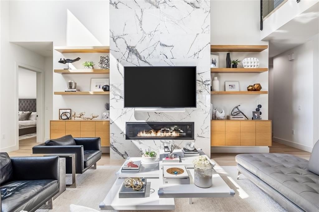 9943 Coppedge Ln - Photo 6 of 33