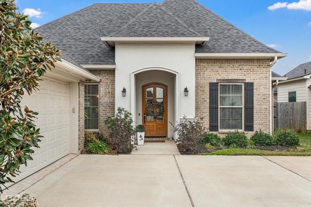 5118 Tensas Dr - Photo 3 of 36