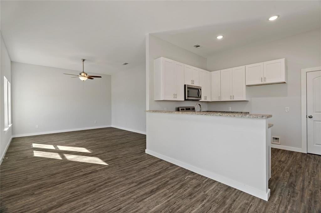 1411 10th St Ne - Photo 4 of 12