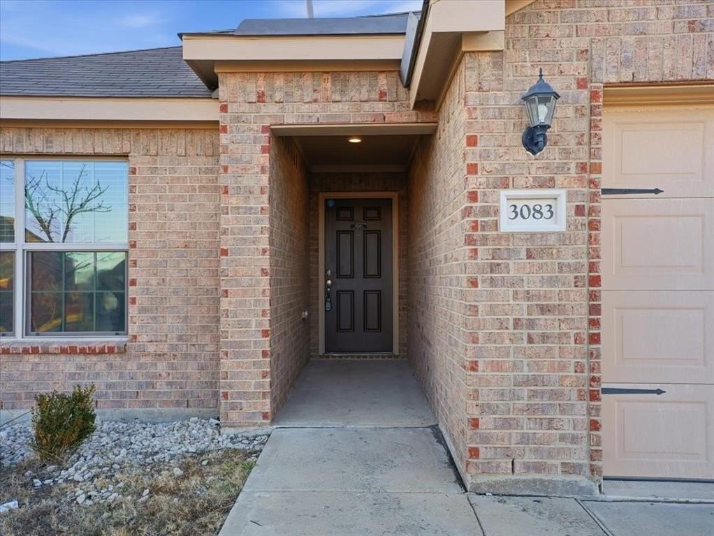 3083 Chillingham Dr - Photo 2 of 20