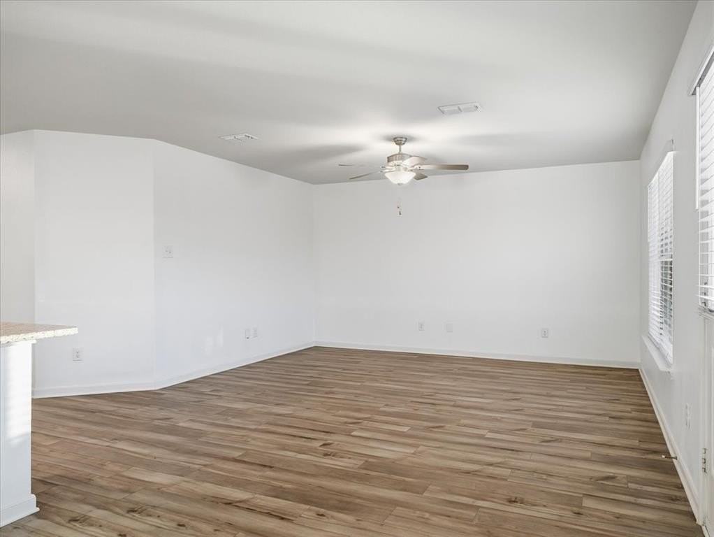 3083 Chillingham Dr - Photo 7 of 20