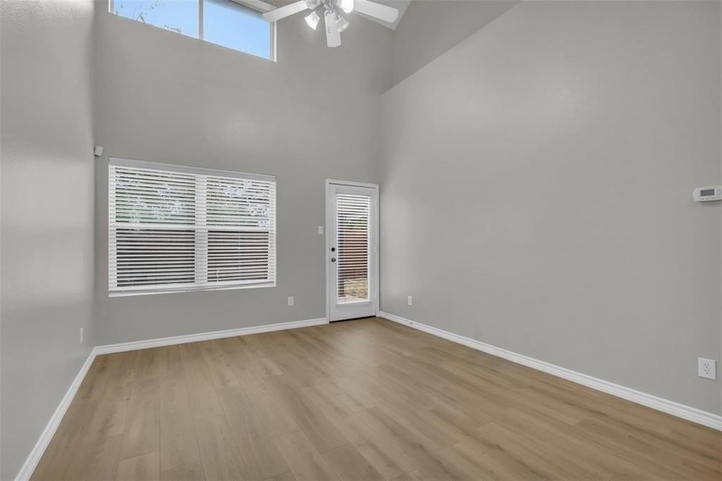 9731 Wake Bridge Dr - Photo 4 of 22