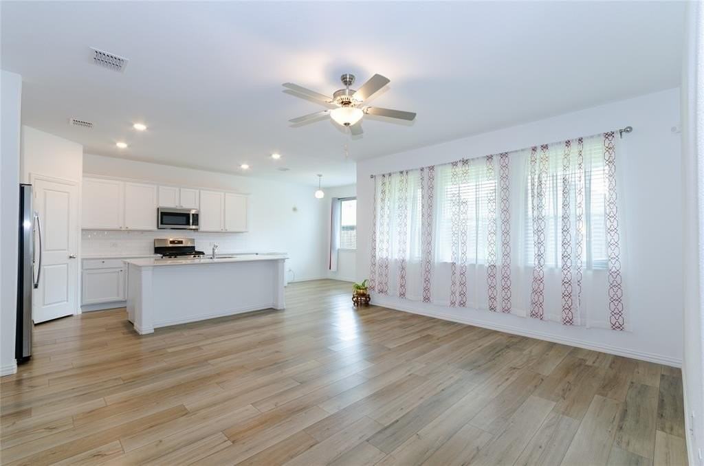 1222 Sequoia Ln - Photo 3 of 29