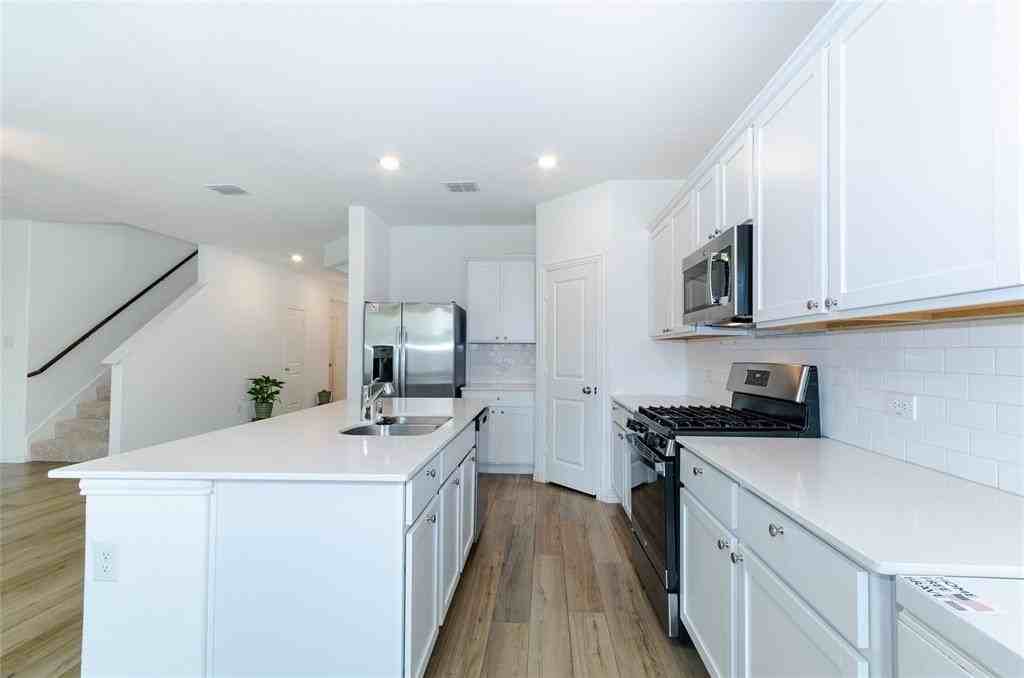 1222 Sequoia Ln - Photo 5 of 29