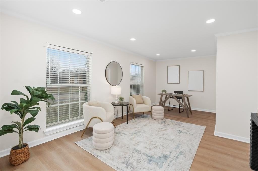 8822 Miami Dr - Photo 4 of 37