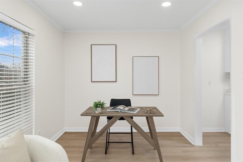 8822 Miami Dr - Photo 6 of 37