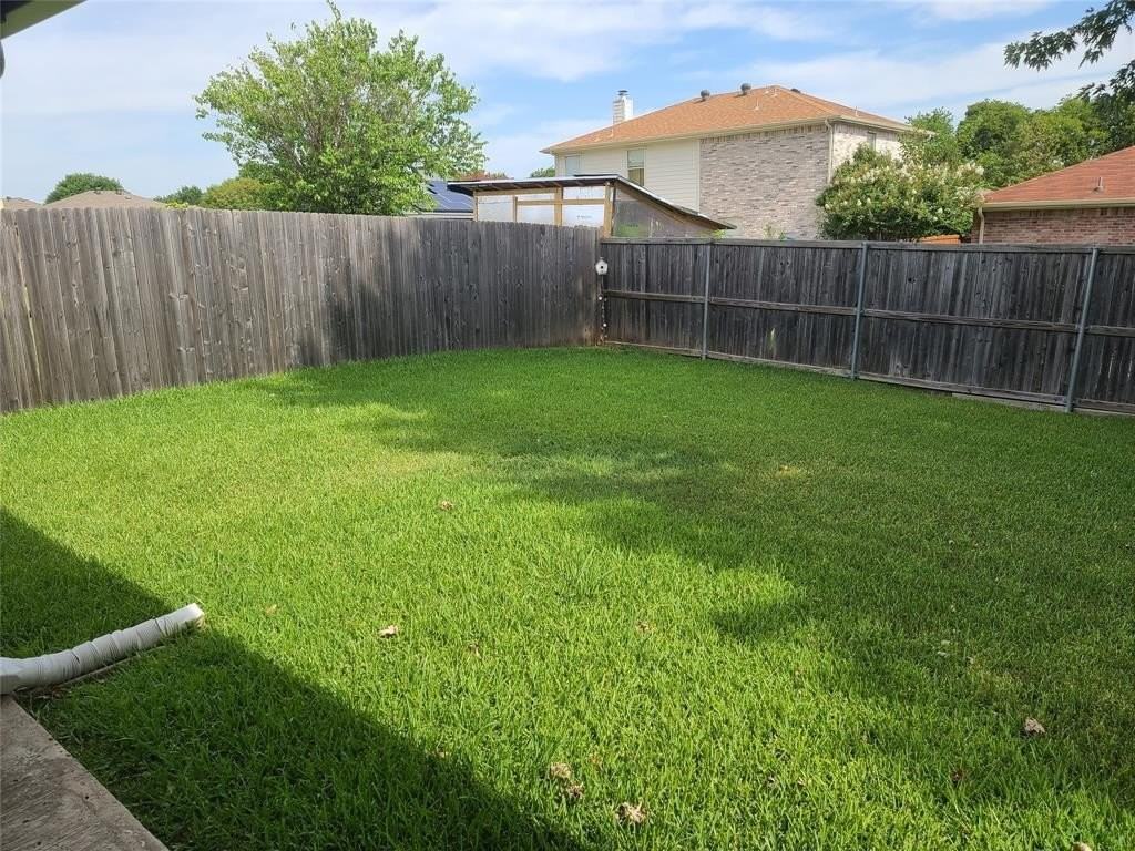 305 Lake Wichita Dr - Photo 4 of 40