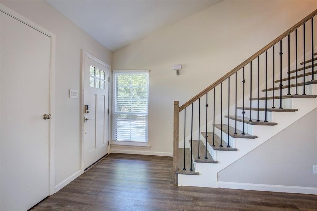 3728 Blue Bonnet Ct - Photo 7 of 40