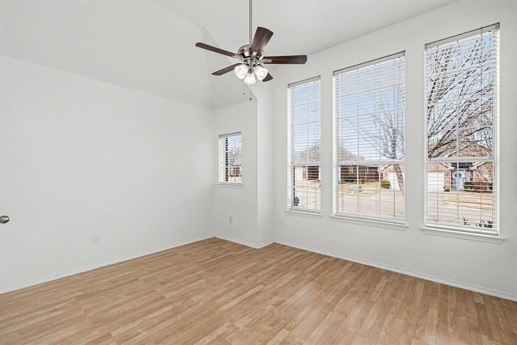 6212 Crestmont Ln - Photo 5 of 18