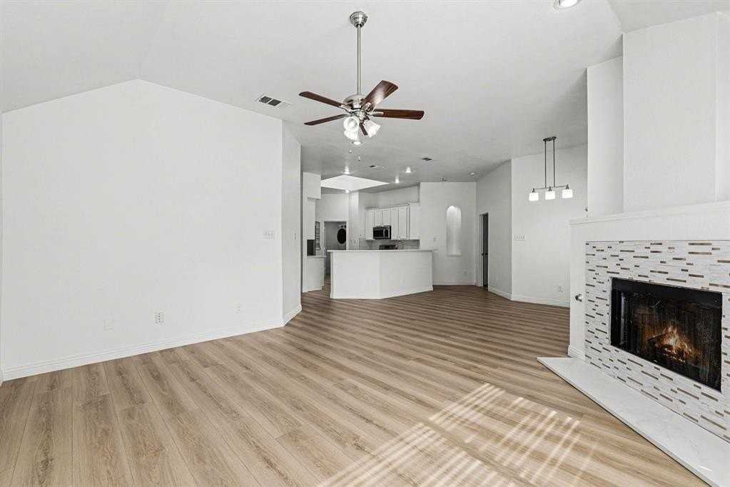 6212 Crestmont Ln - Photo 6 of 18