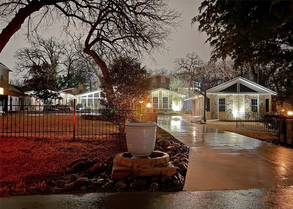 2821 Dove Pond Dr - Photo 5 of 40