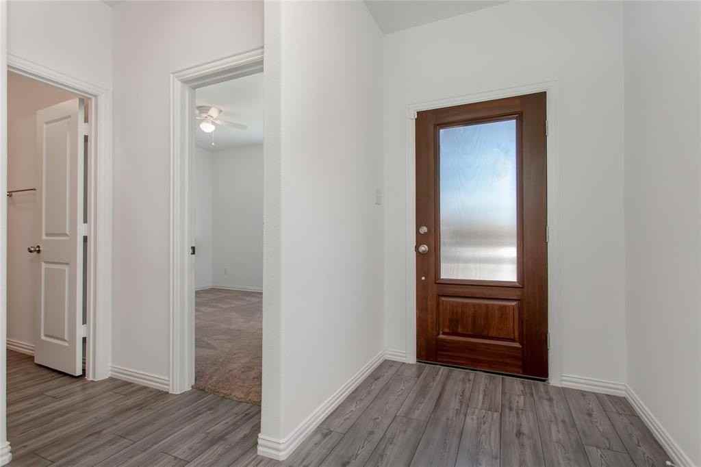 2157 Clarion Dr - Photo 2 of 28