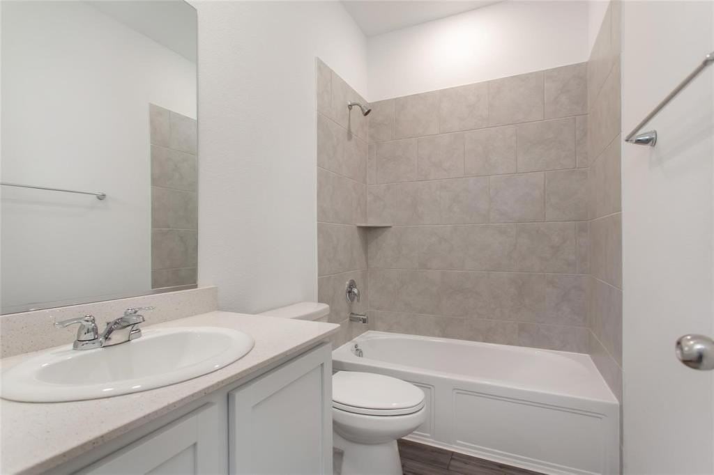 2157 Clarion Dr - Photo 3 of 28