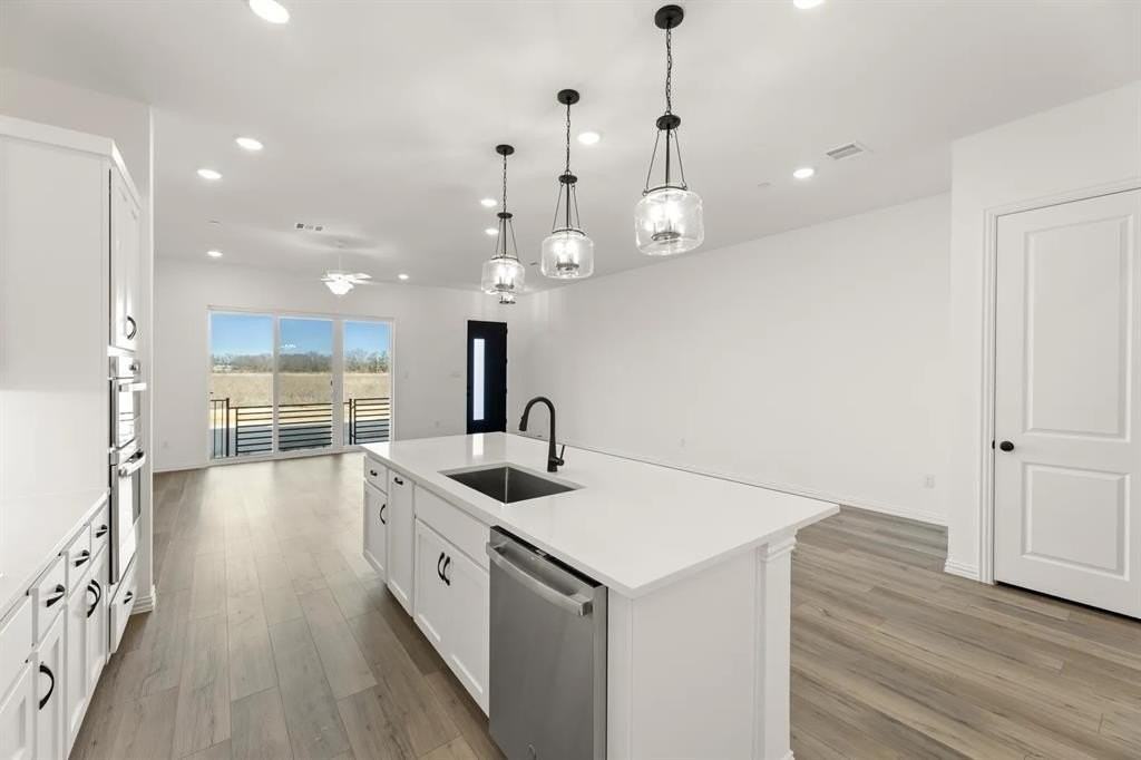 1189 Doris May Dr - Photo 4 of 26