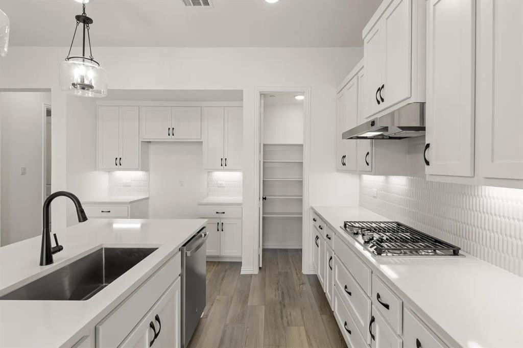 1189 Doris May Dr - Photo 5 of 26