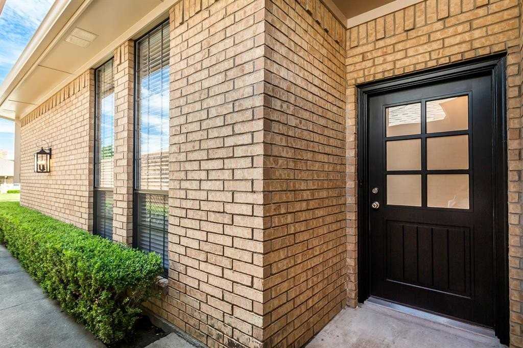 2117 Promontory Pt - Photo 4 of 37