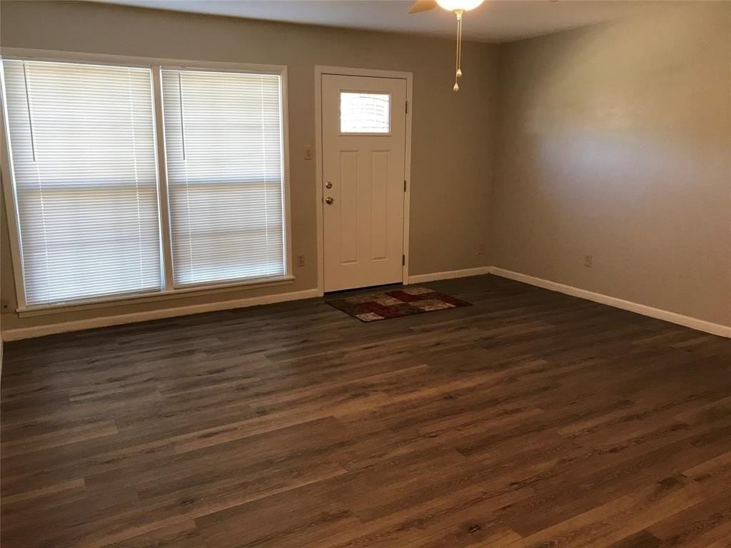 1318 Mimosa Dr - Photo 3 of 19