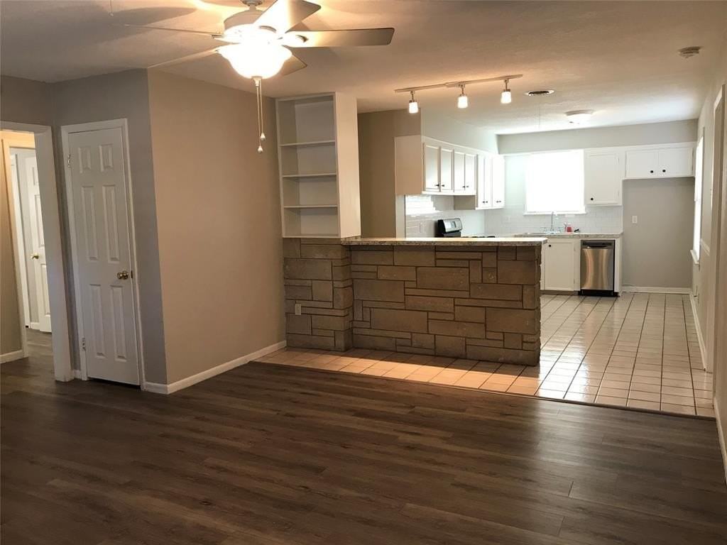 1318 Mimosa Dr - Photo 4 of 19