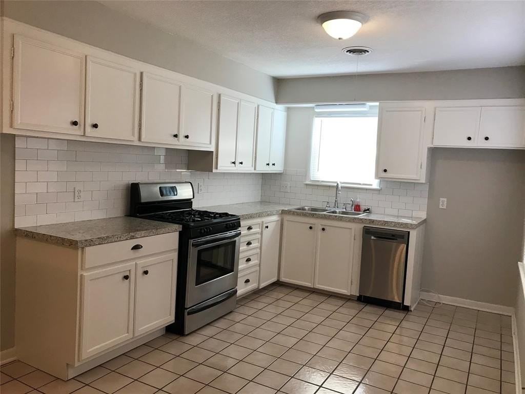 1318 Mimosa Dr - Photo 5 of 19