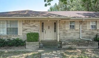 featured image of 439 W Main St