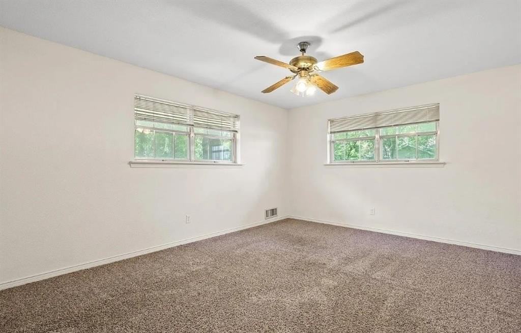 439 W Main St - Photo 7 of 12