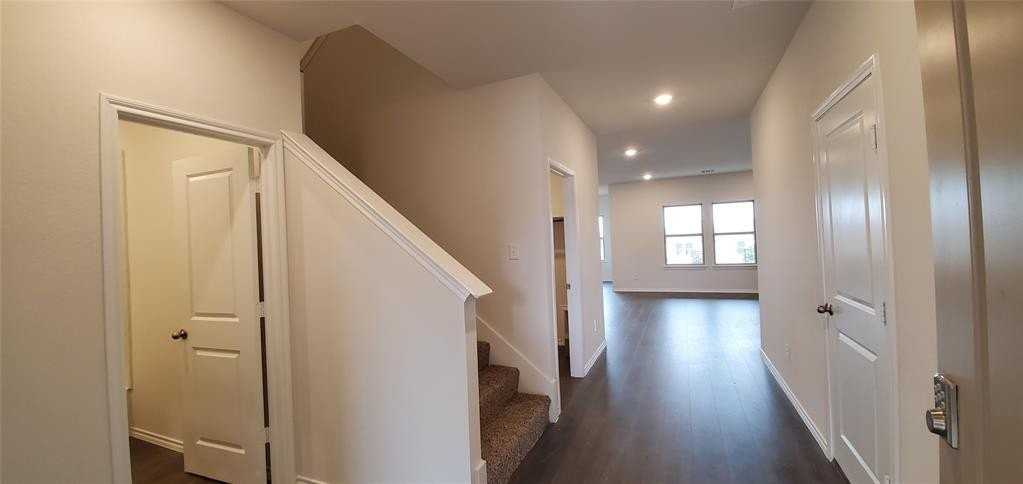 813 Fueller Dr - Photo 5 of 35