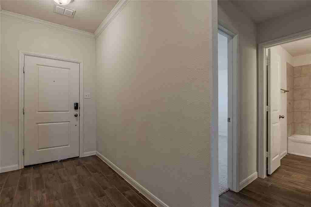 240 Copper Switch Dr - Photo 4 of 33